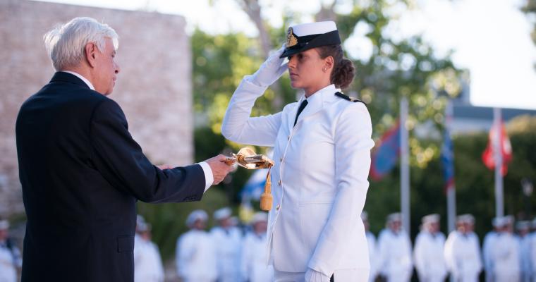 Παρουσία Παυλόπουλου η τελετή ορκωμοσίας των νέων Σημαιοφόρων τάξεως 2017 - ΦΩΤΟ