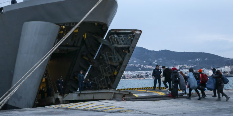 πρόσφυγες μετανάστες