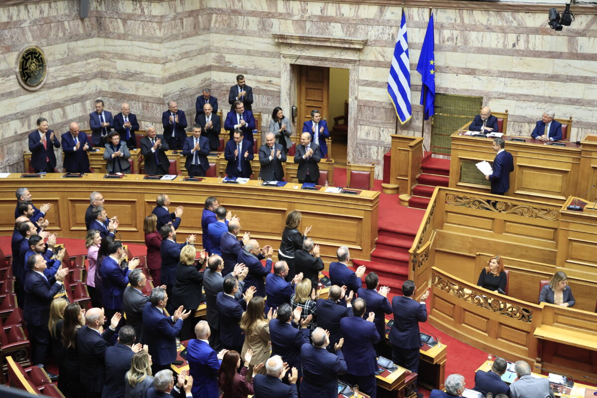 Κυριάκος Μητσοτάκης - Προϋπολογισμός - Ένστολοι