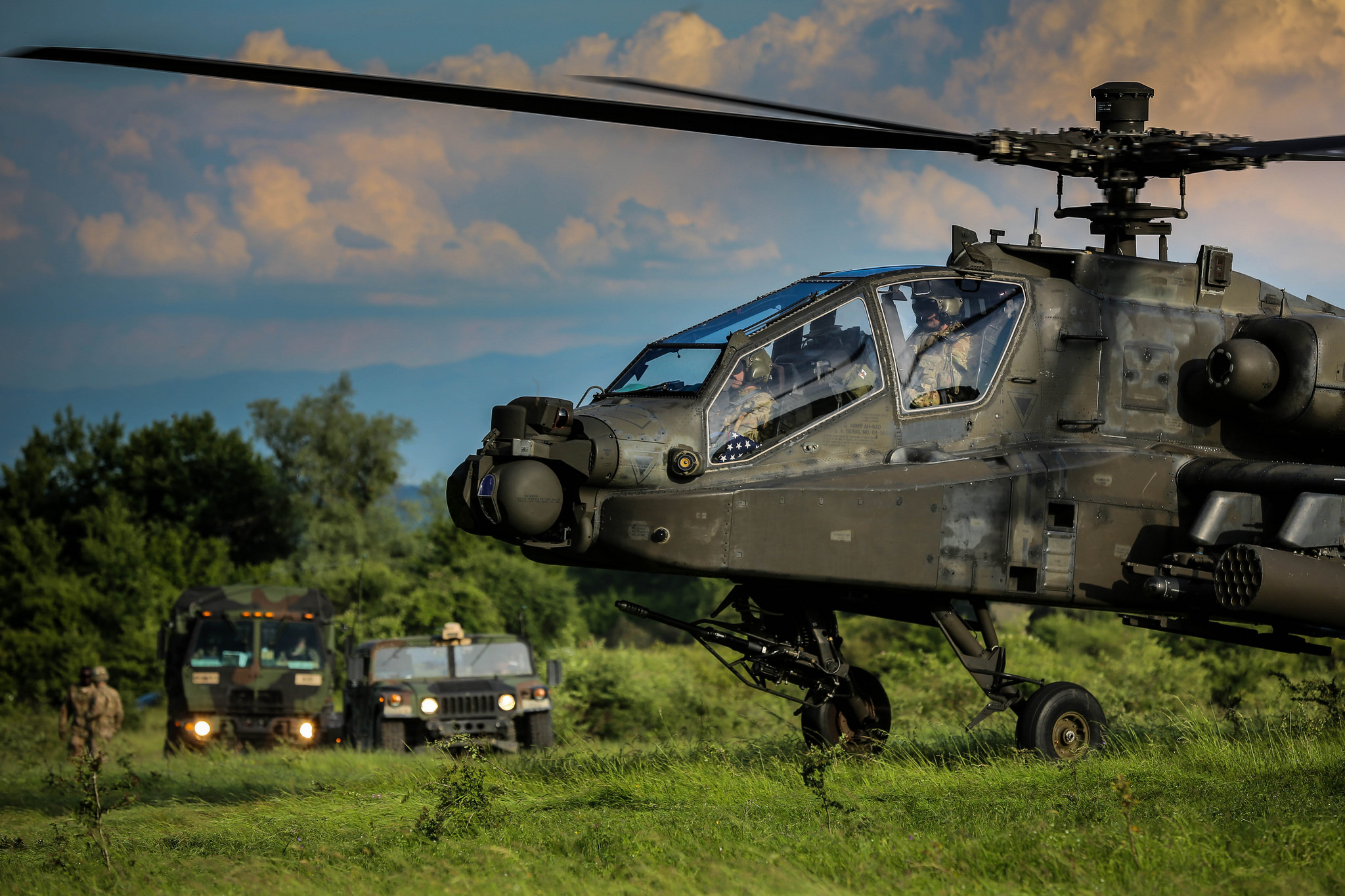 Апач вертолет. Ah-64 Апач. Ah-64c. Вертолет Апач НАТО. Вертолет АН 64.